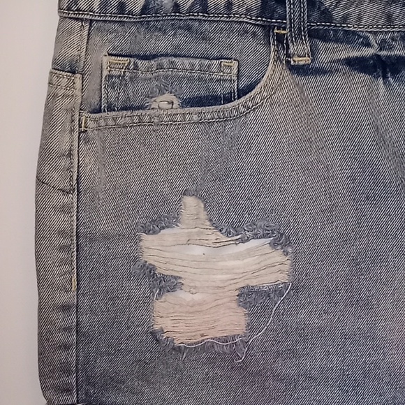 Forever 21 Distressed Jean Daisy Dukes Shorts Size L - Picture 3 of 10